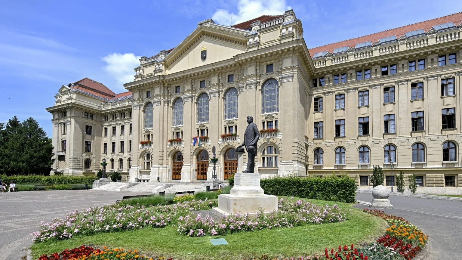 debrecen university